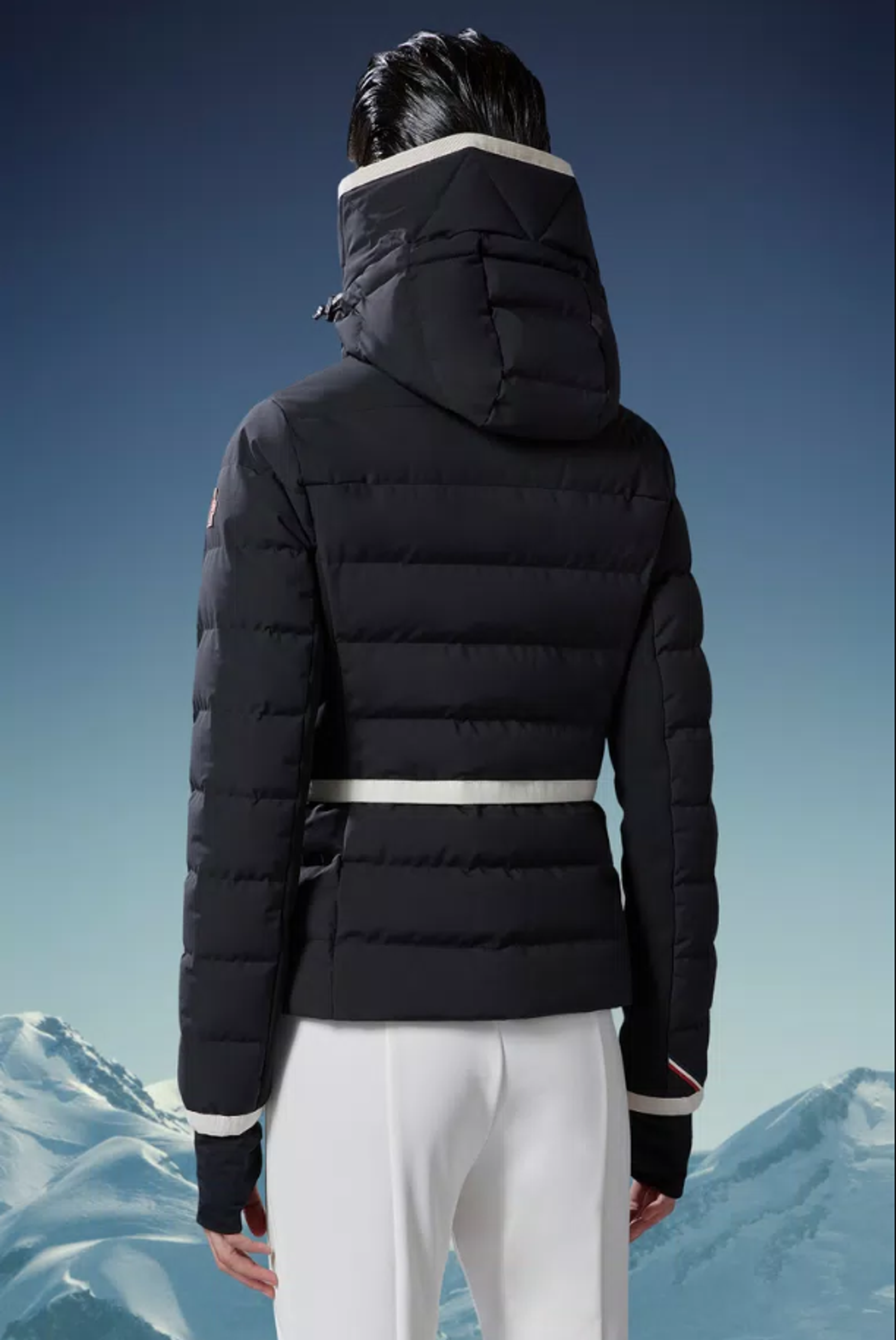 Moncler Lamoura Short Down Jacket