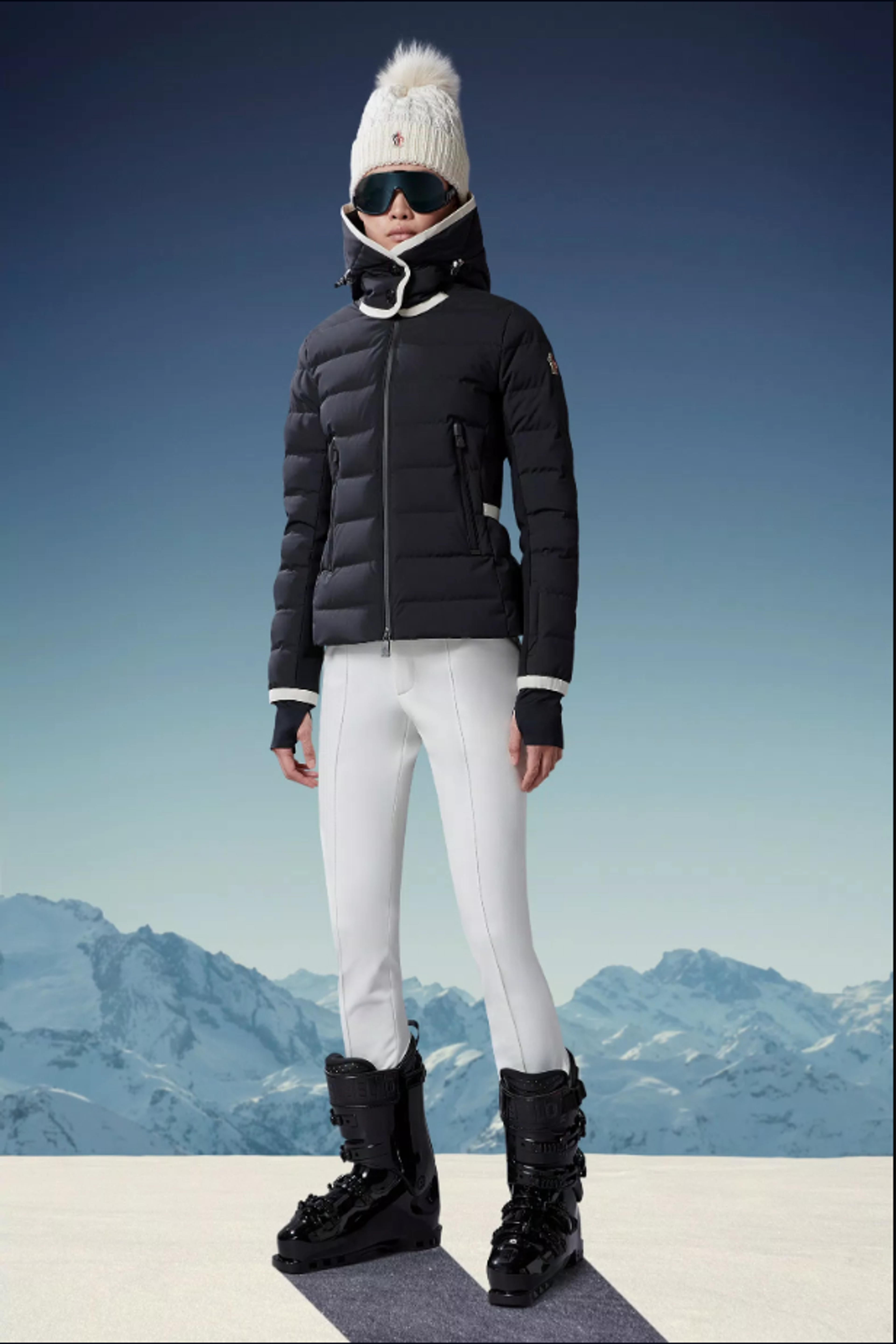 Moncler Lamoura Short Down Jacket