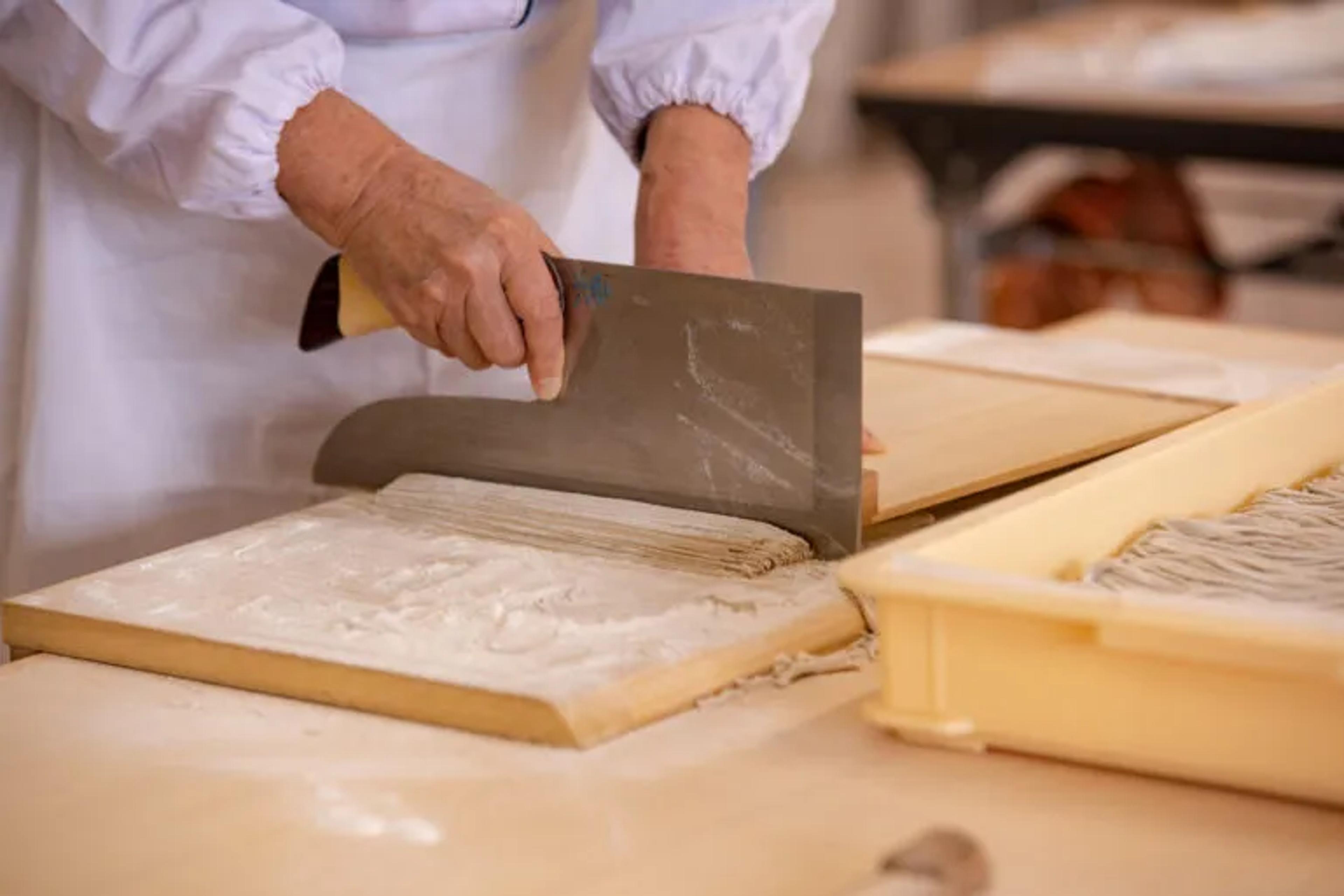 image of cutting soba