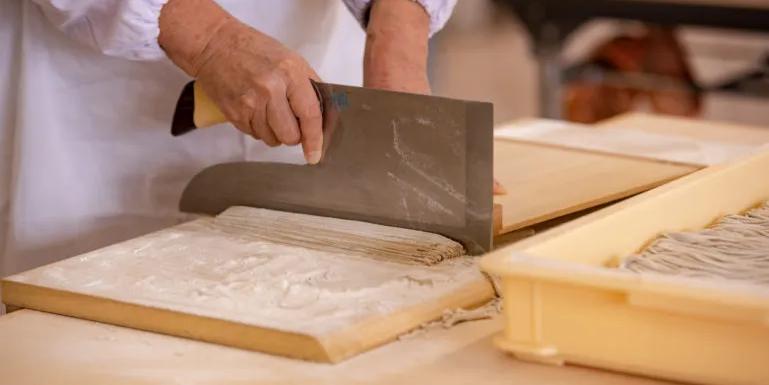 image of cutting soba