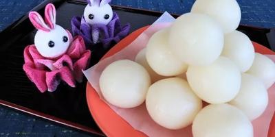mochi and mochi rabbits for moon watching in Japan for September