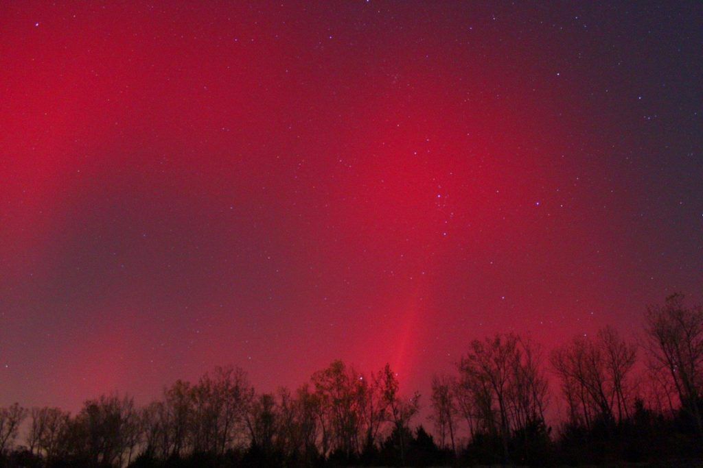 A very rare red northern lights sighting