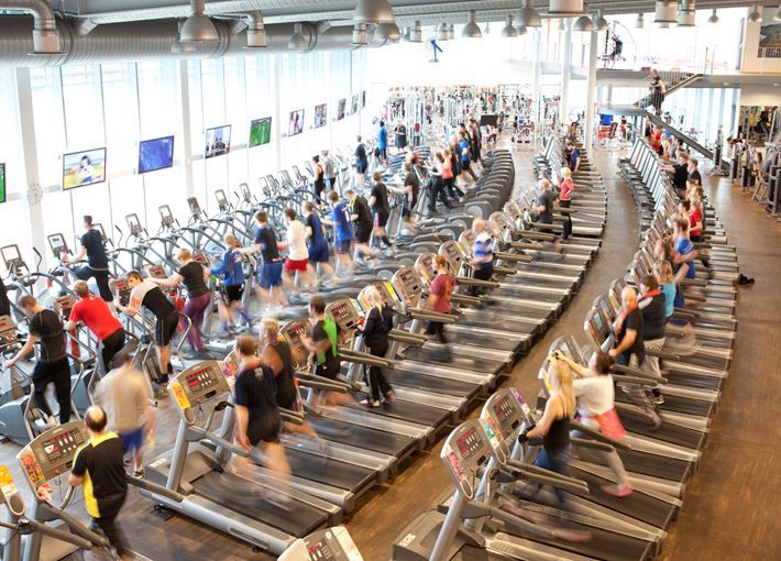 Staying fit on your trip to Iceland I Swimming, Hiking & Ice climbing