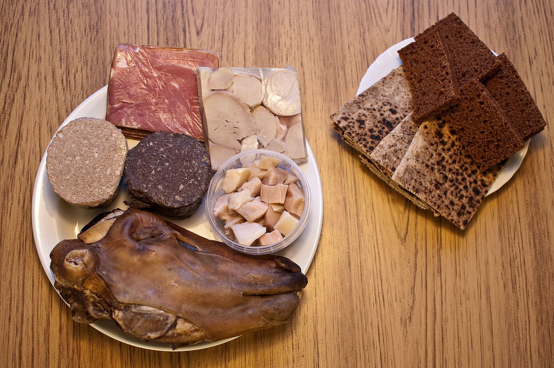 Do Icelanders really eat Fermented shark, sheep's head and sour rams