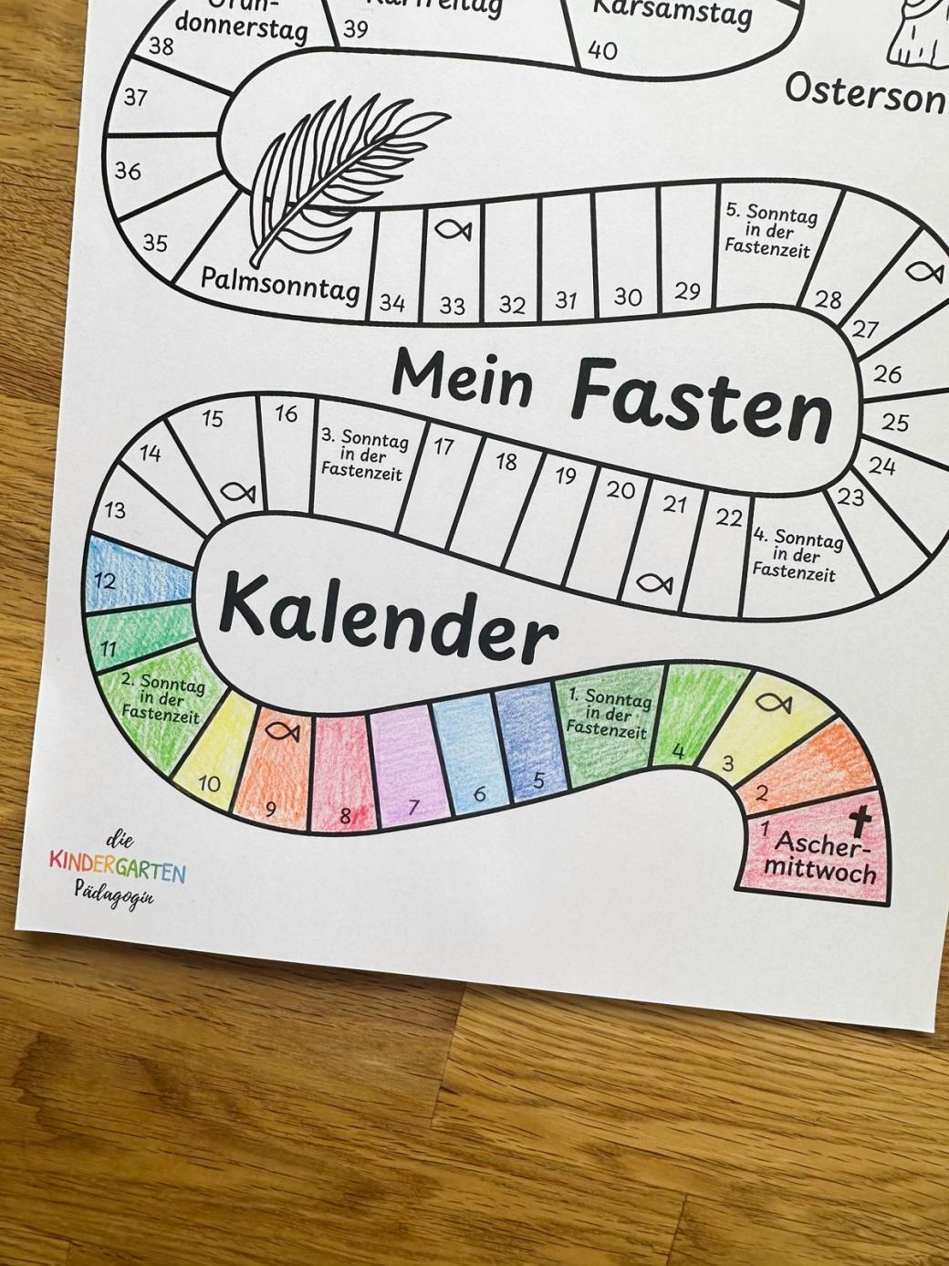 Fastenkalender mit den kleinen Fischen zwischen den Tagen