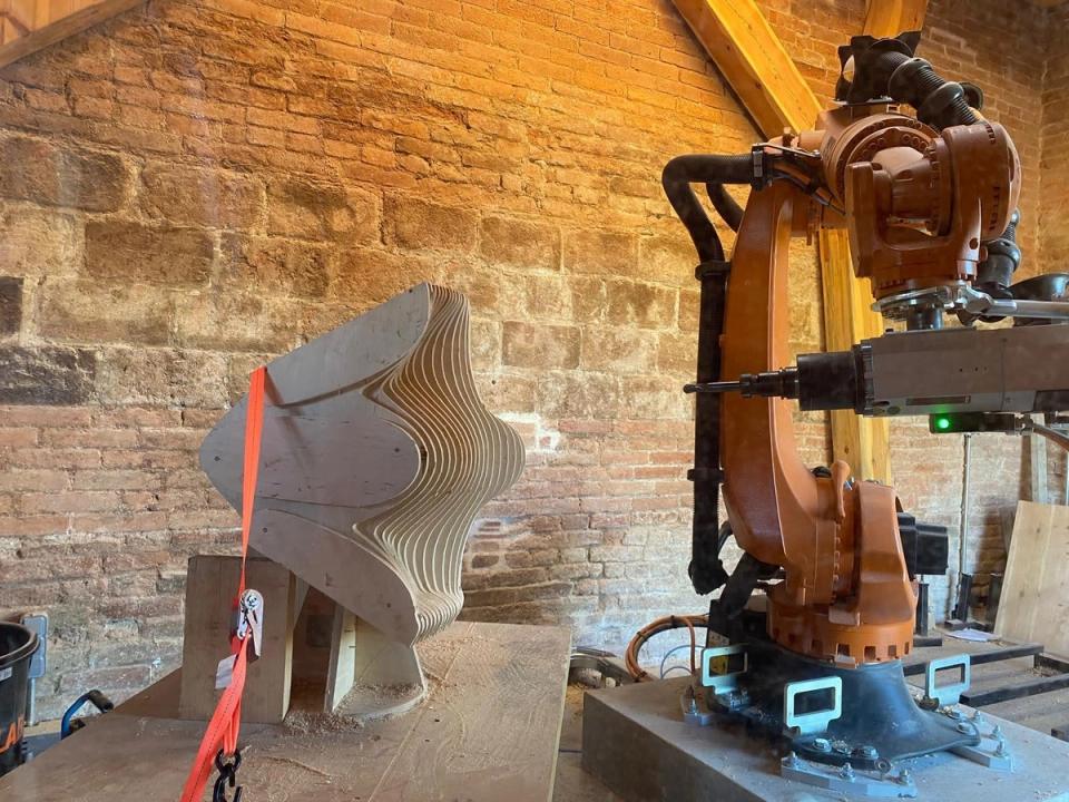 Elephant Chair: Hybrid Robotic Milling Workflow