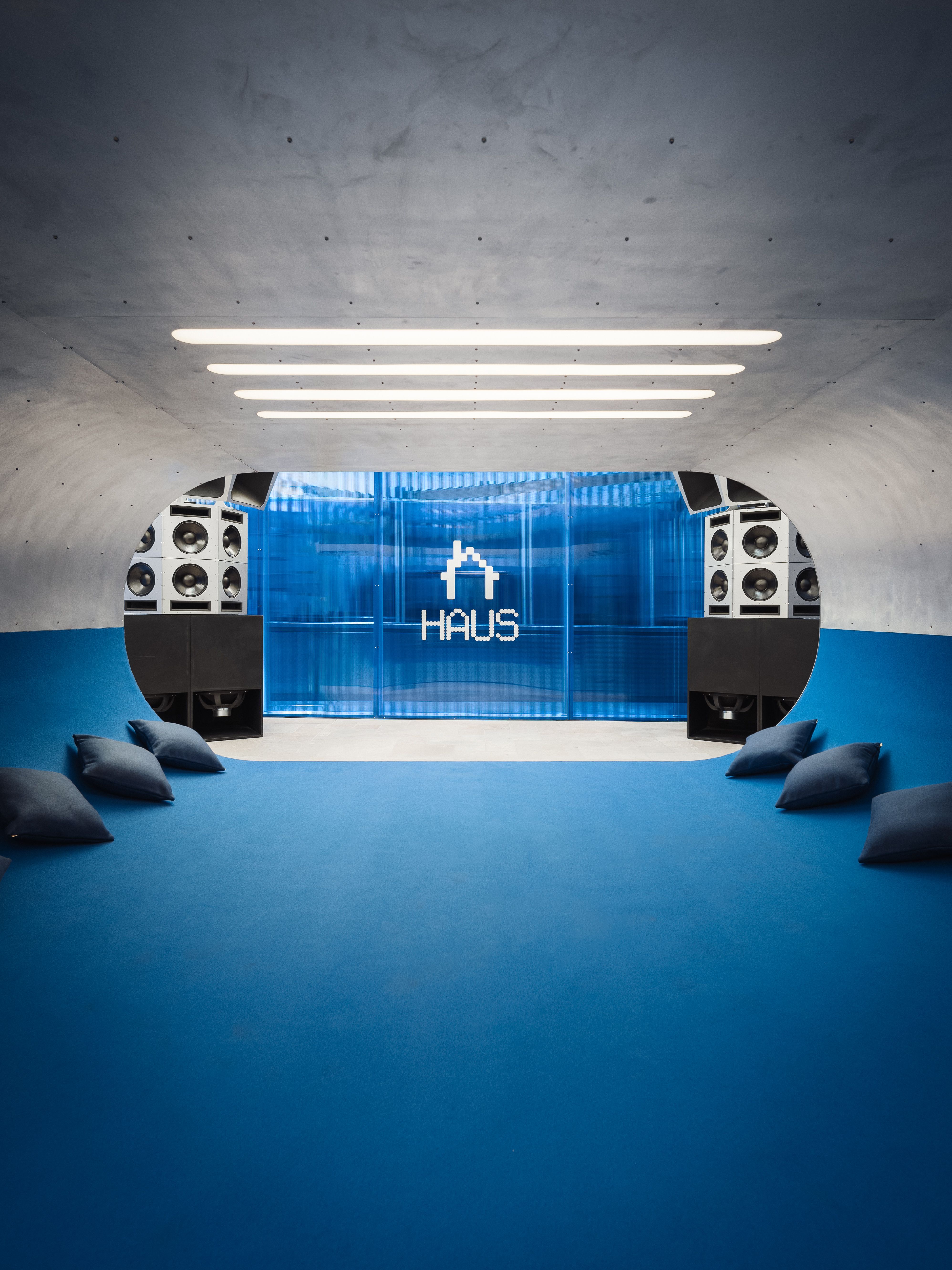 DELL HAUS - PFWss27