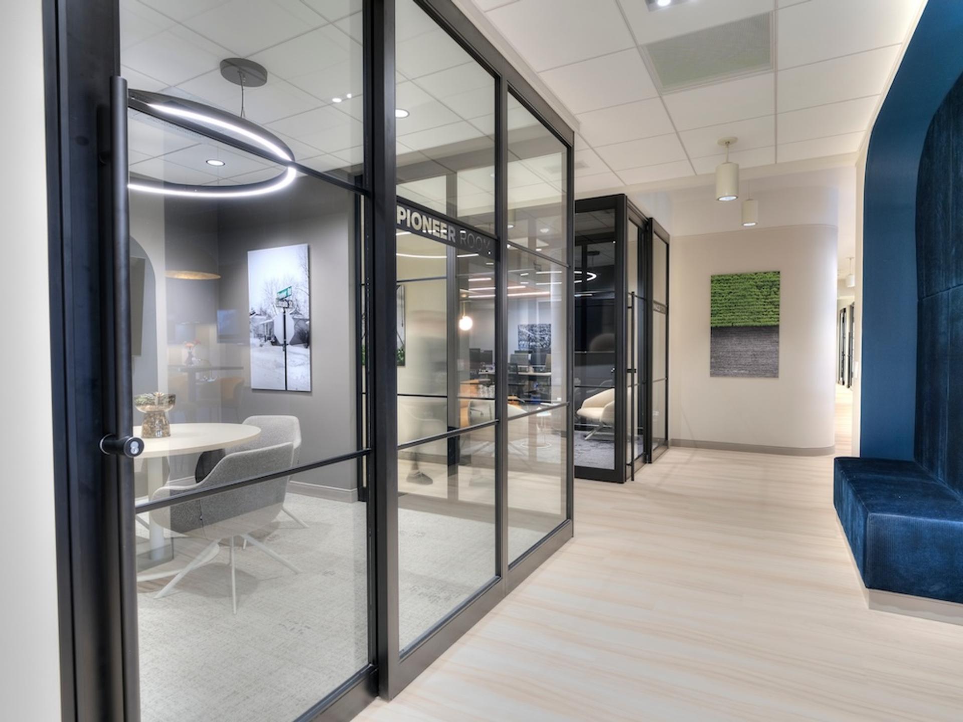 Linea Motion aluminum and glass interior partition wall