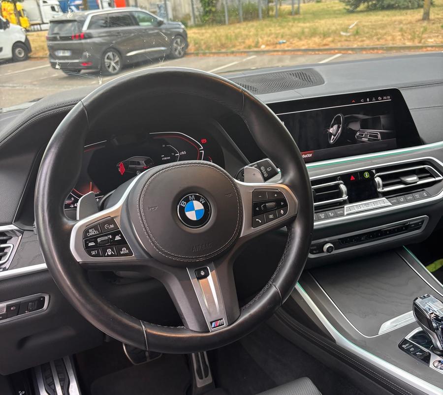 Interior X7