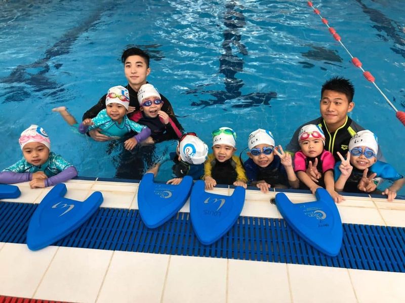 baby-learn-to-swim-gently.jpg