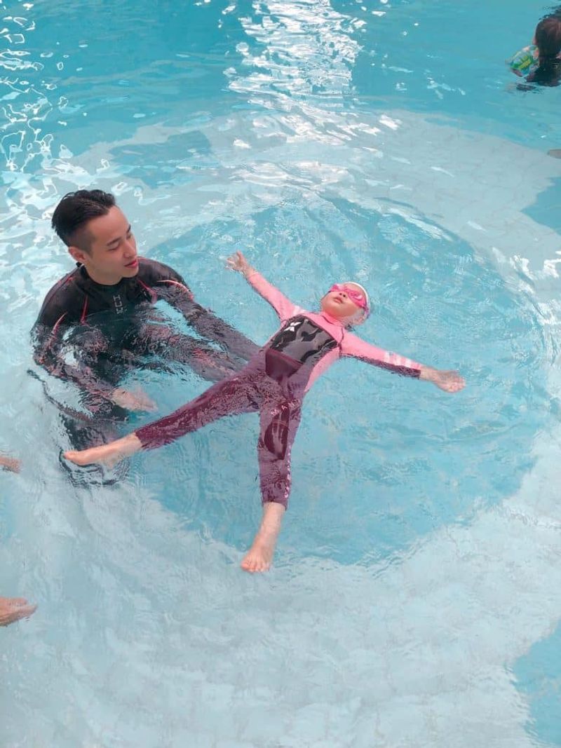 baby-sensory-swimming-development.jpg