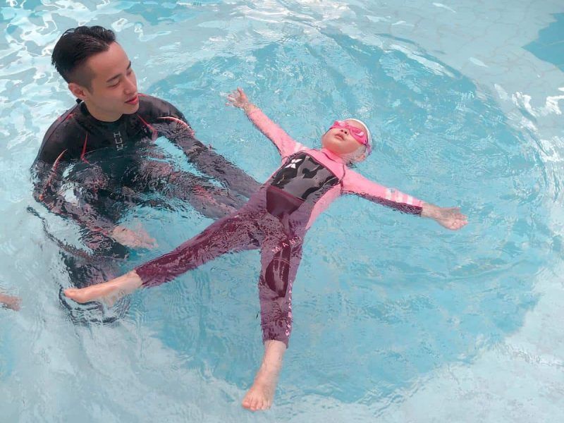 baby-sensory-swimming-development.jpg