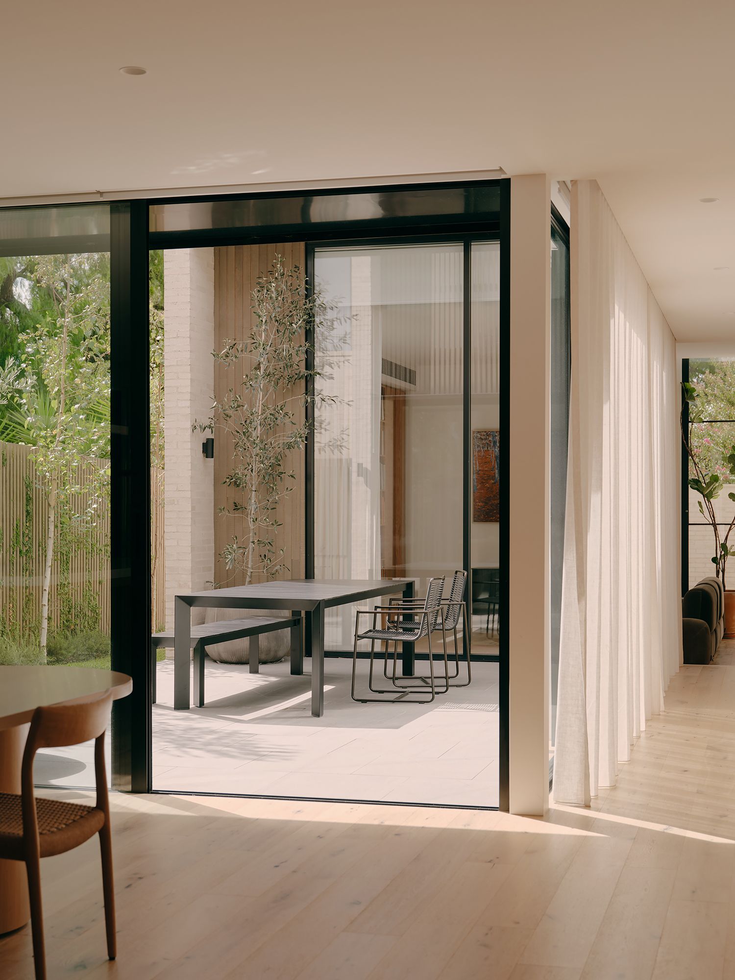 Courtside House by Tom Robertson Architects