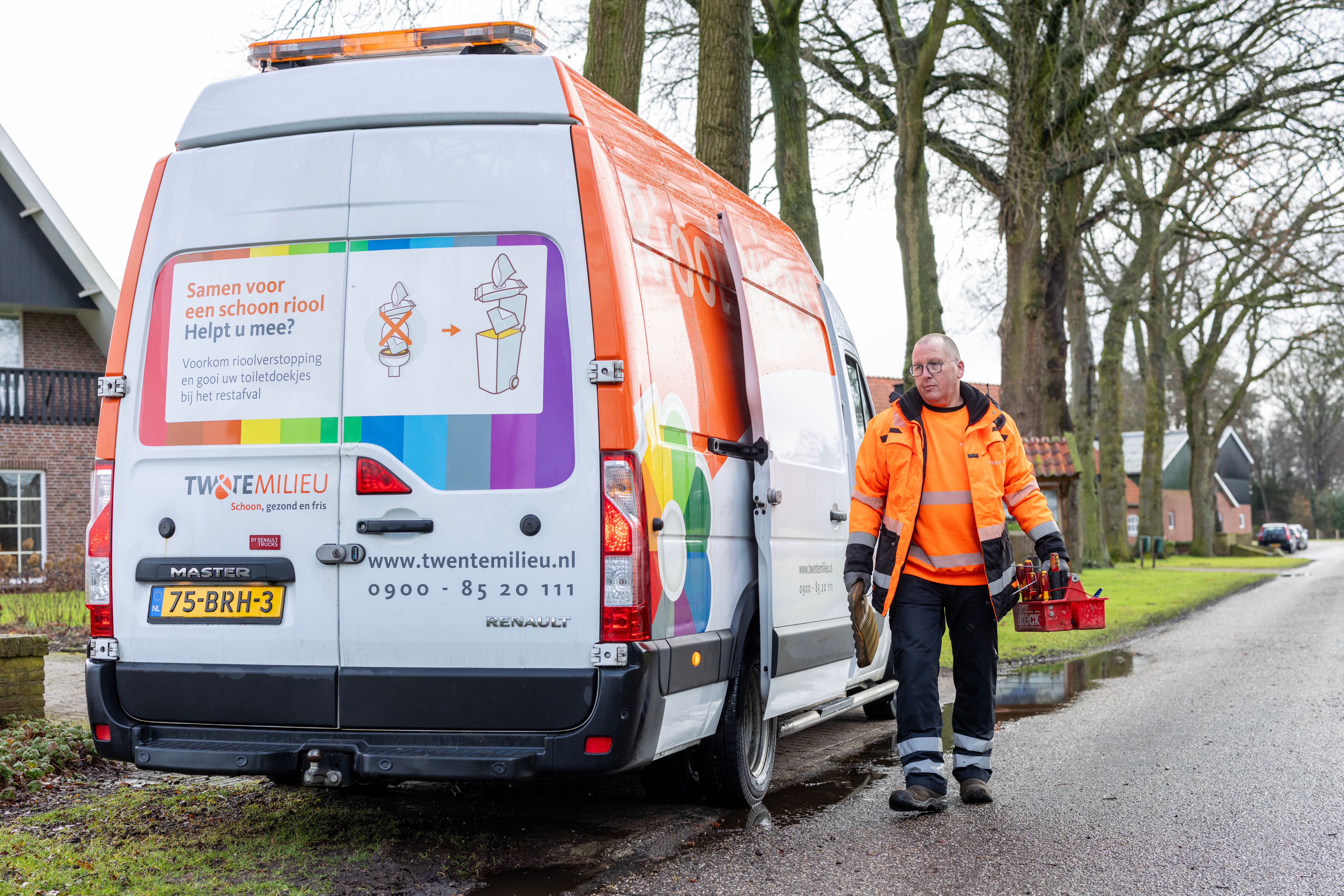Werkbus van Rioolservice Twente Milieu