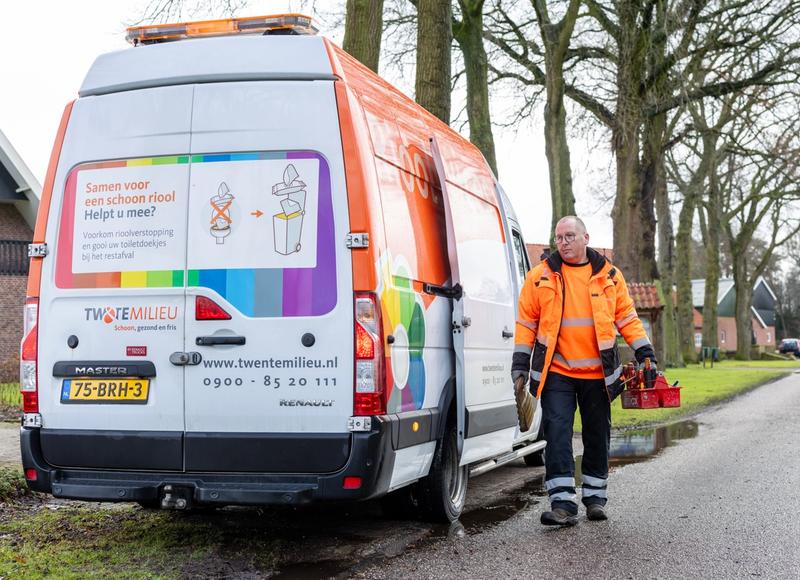 Werkbus van Rioolservice Twente Milieu