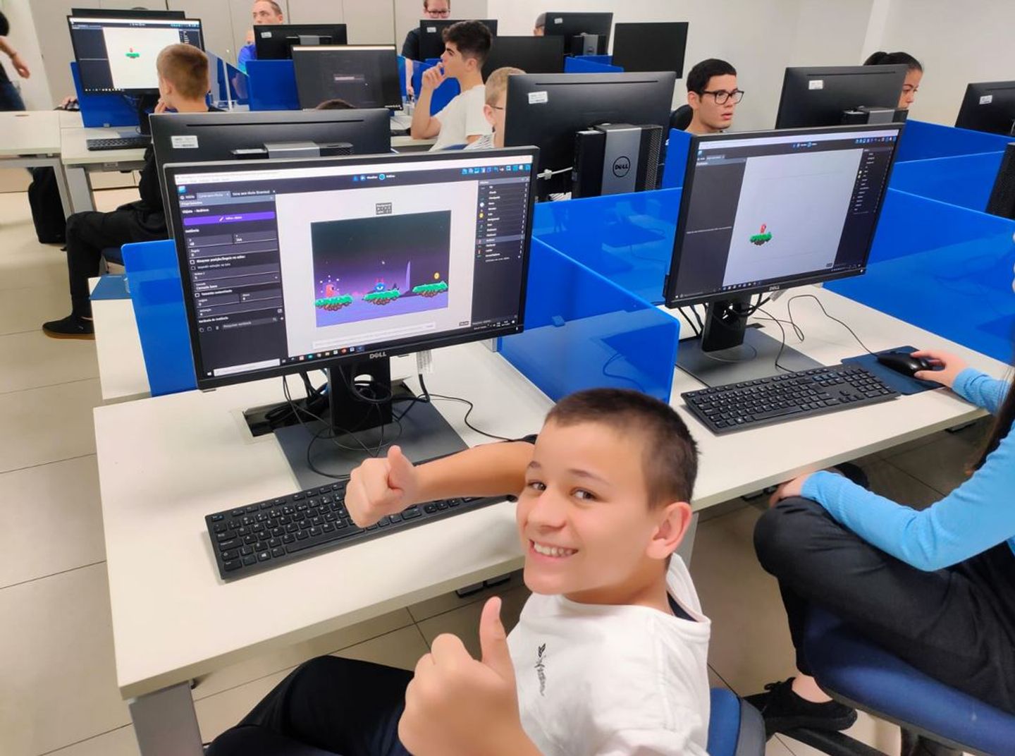 Very happy students during the workshop. 