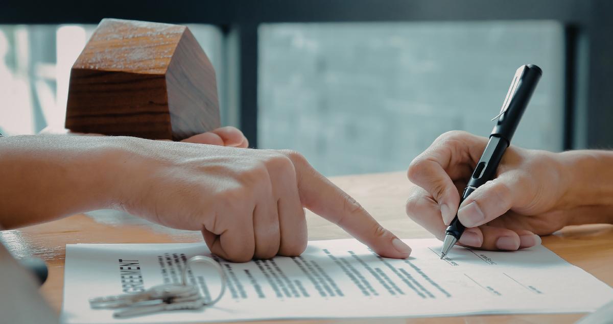 Signing a lease agreement for a flexible TDY housing arrangement