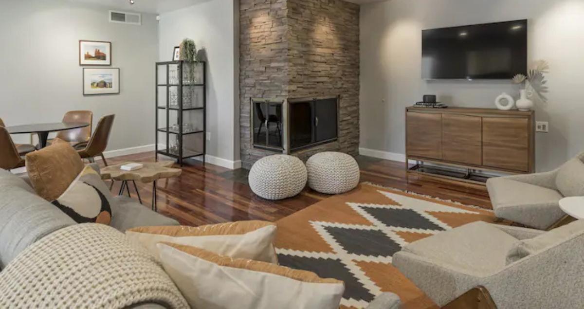 Comfortable living room in a furnished crashpad near Kirtland AFB