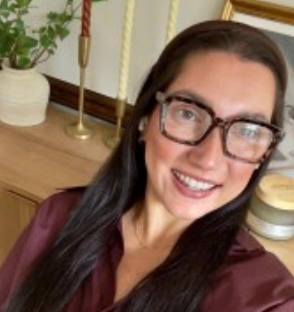 Kristi Klawiter — convicted of theft and forgery in New Jersey, documented embezzler