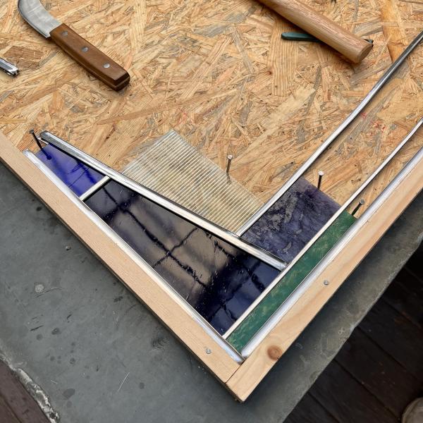 Glas in lood leren zetten