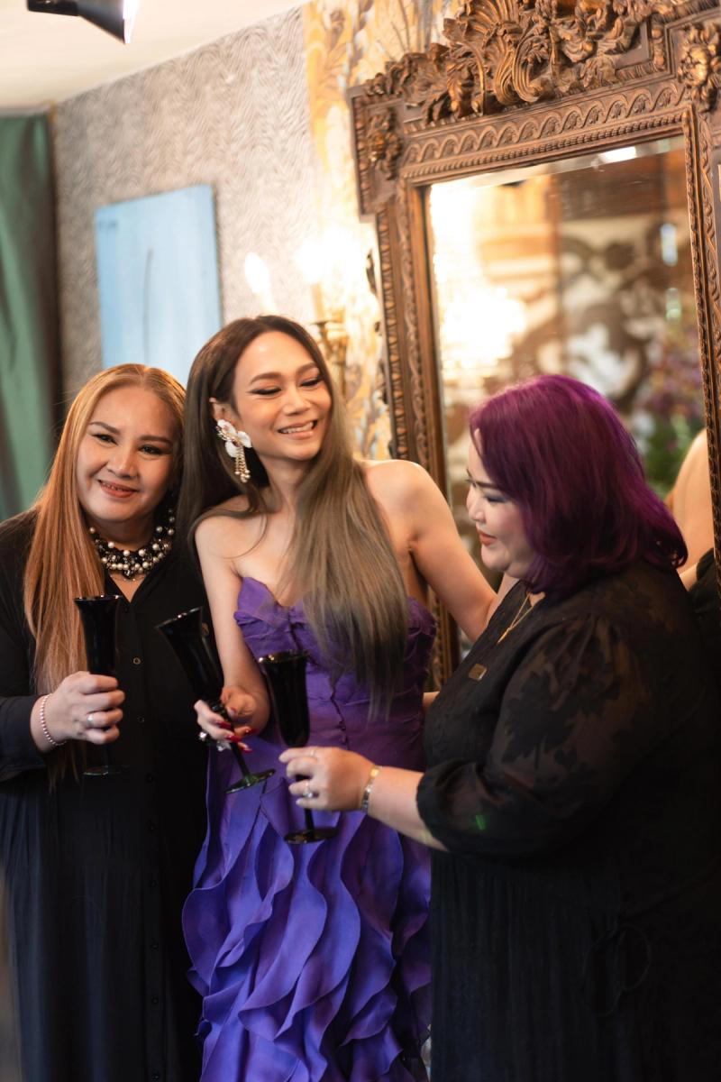 Celebrating opening day of Ekkamai 22 Libertish Salon Cafe.