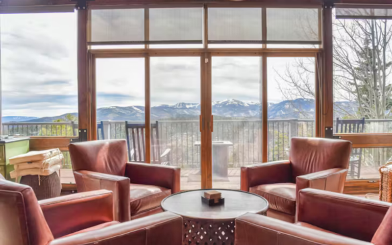 How to Plan the Perfect Red River Cabin Stay: Insider Tips for Location, Views, and Amenities
