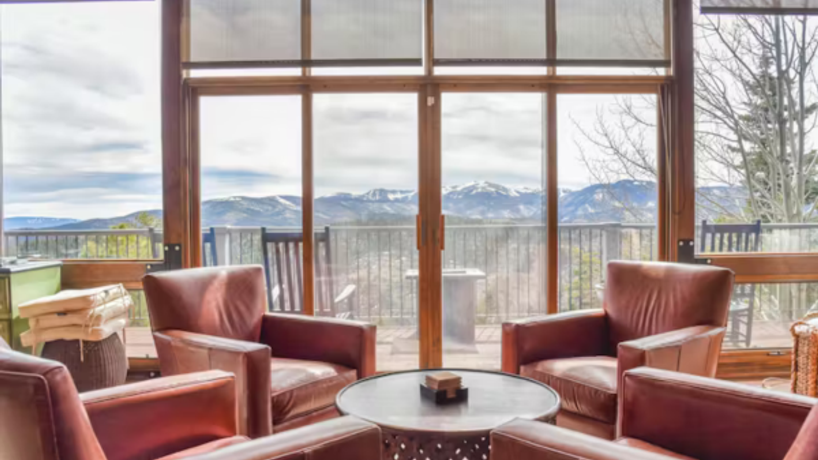 How to Plan the Perfect Red River Cabin Stay: Insider Tips for Location, Views, and Amenities