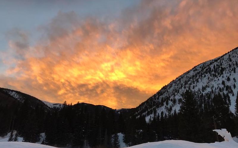 What Are the Most Photogenic Places in Red River, NM? A Local's Guide to Picture-Perfect Views
