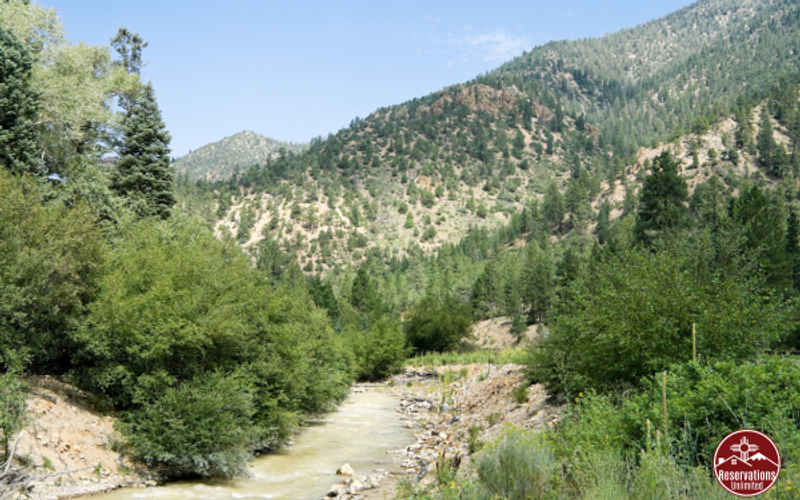 A Day Exploring the Enchanted Circle: Scenic Drives and Hidden Gems