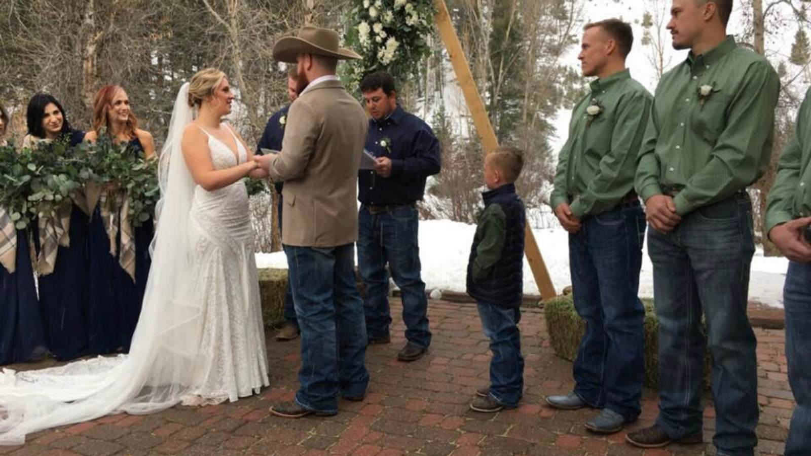 10 Tips for Your Red River Wedding