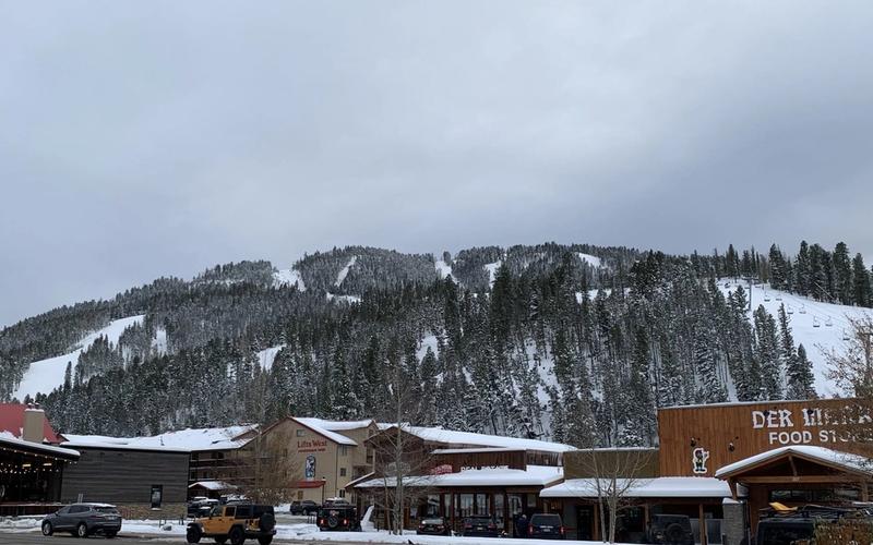 5 Of Our Best Properties For Your Red River Skiing Adventure