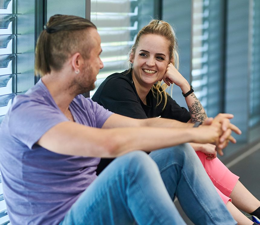 Mitarbeitende der BROCKHAUS AG als Beispiel für langfristige Karriereentwicklung nach einer IT-Ausbildung