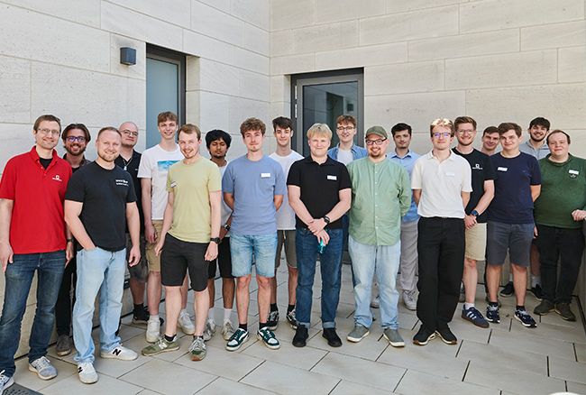 Talents und Mitarbeitende der BROCKHAUS AG als Beispiel für Teamarbeit und Praxiserfahrung im IT-Praktikum