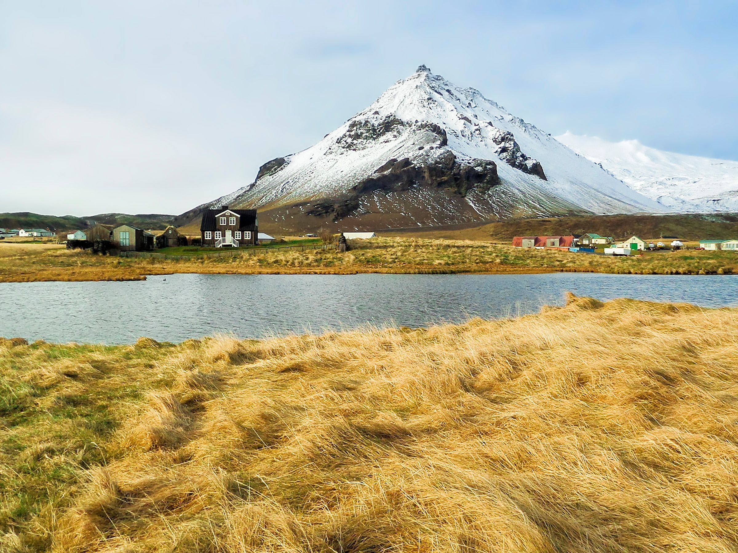 Pequeño pueblo en la península de Snæfellsnes