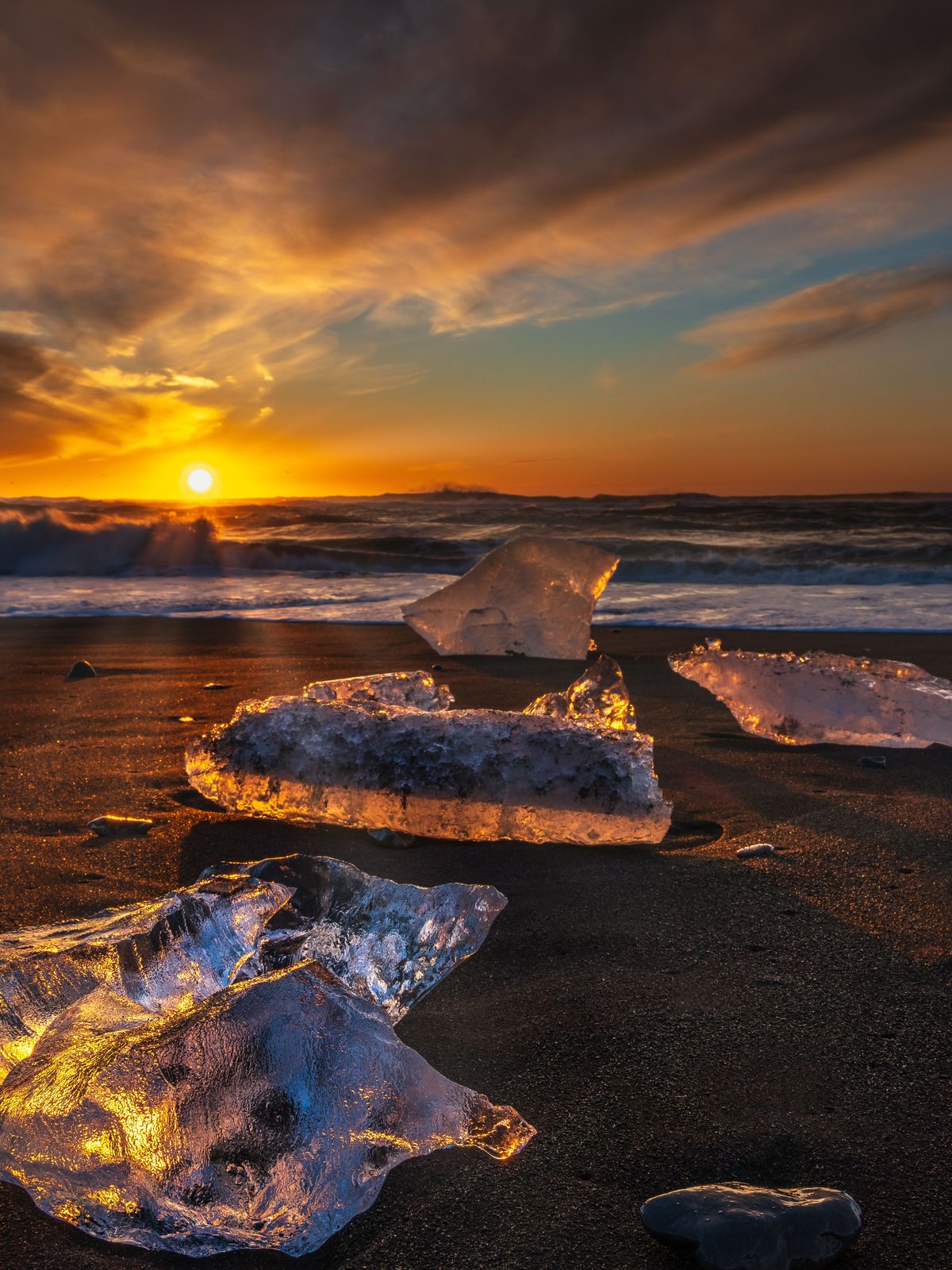 Sunrise at Diamond beach, near Jokulsarlon glacier lagoon in February