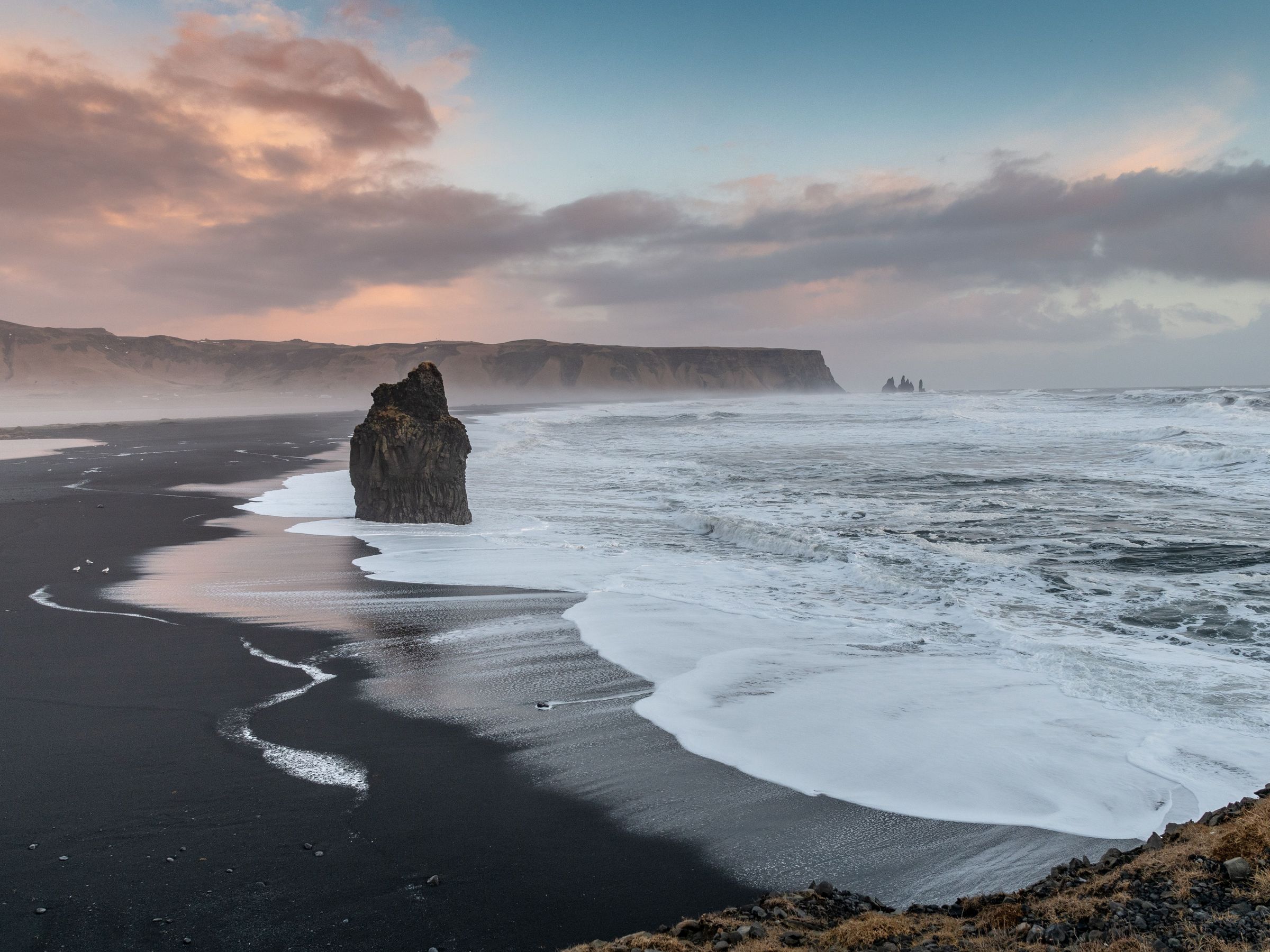 Plage de sable noir de Reynisfjara