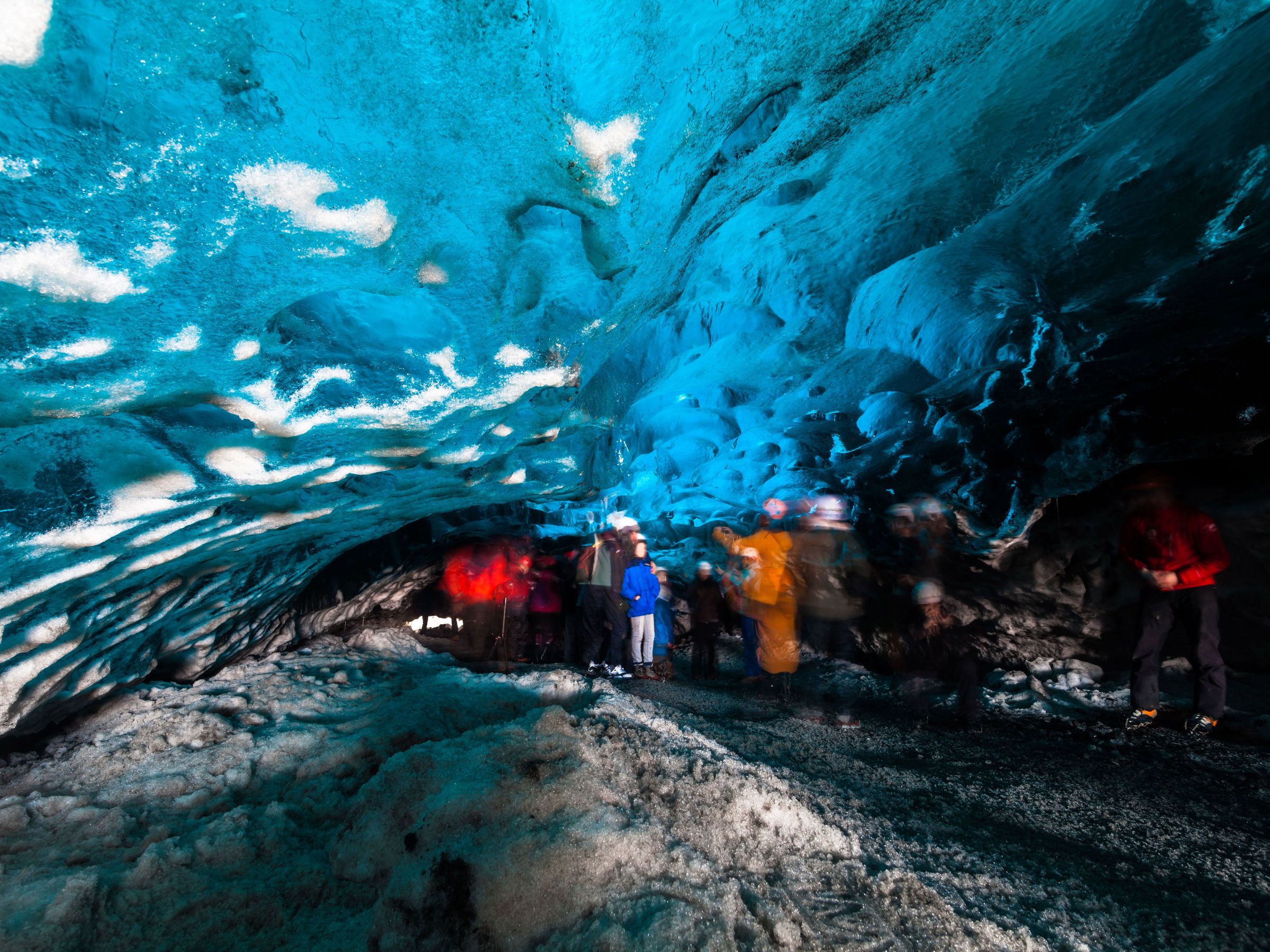 Tour de cuevas de hielo en Islandia