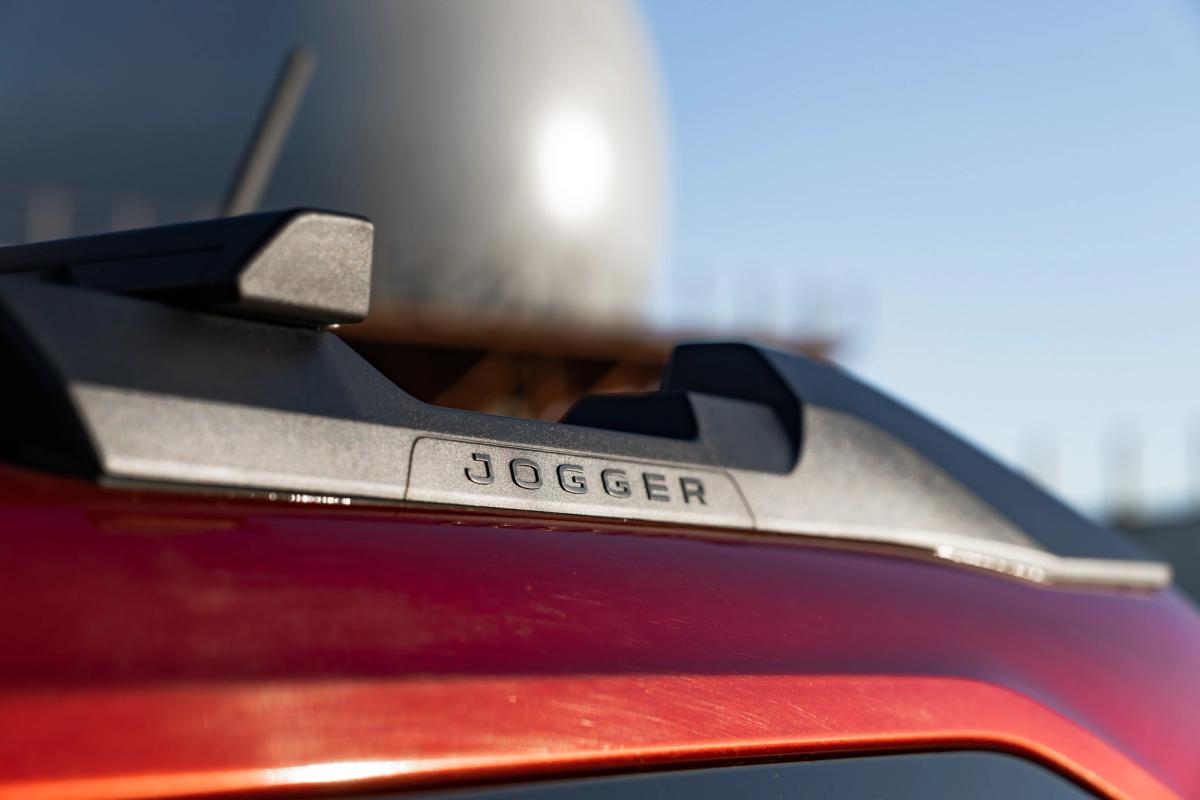 Dacia Jogger roof rail close up with model name badge visible