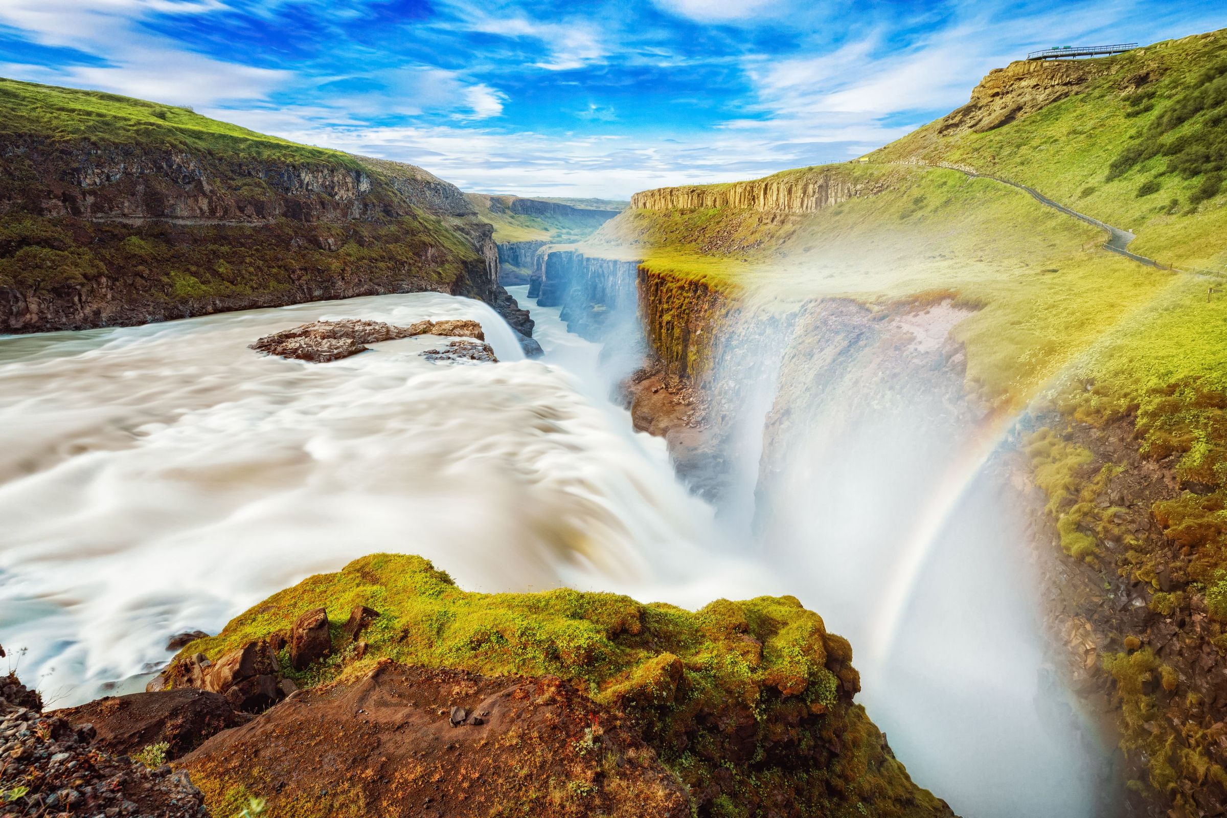 La cascada de Gullfoss en un día soleado