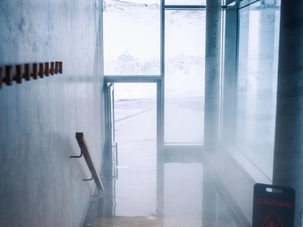 Water paths leading to the outside pools in Vök Baths