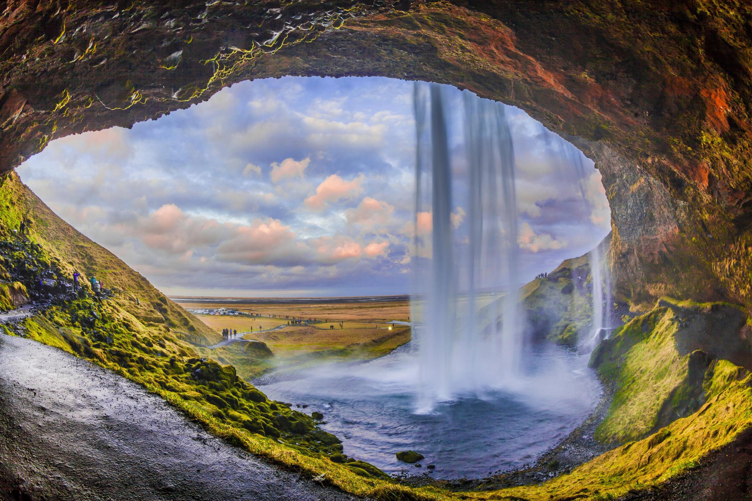 Seljalandsfoss por detrás
