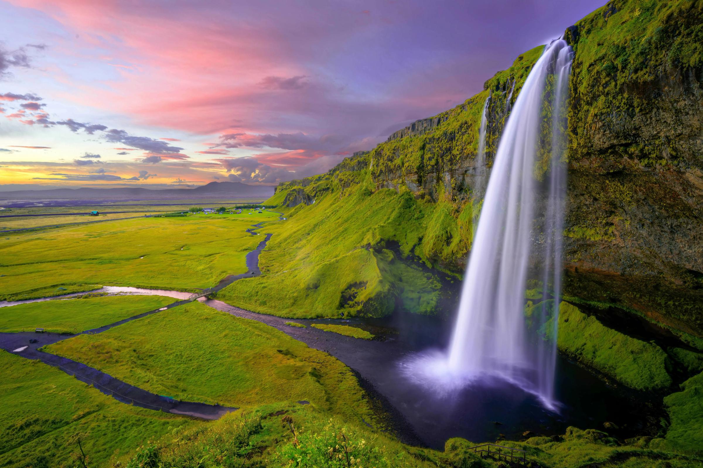Environmentally friendly car rental, Iceland
