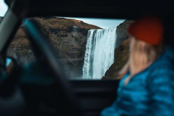 Dressing Dressing warmly for Spring in iceland