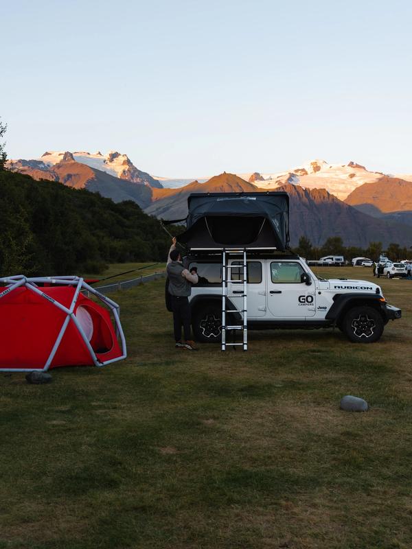 a white jeep with the word go on the side