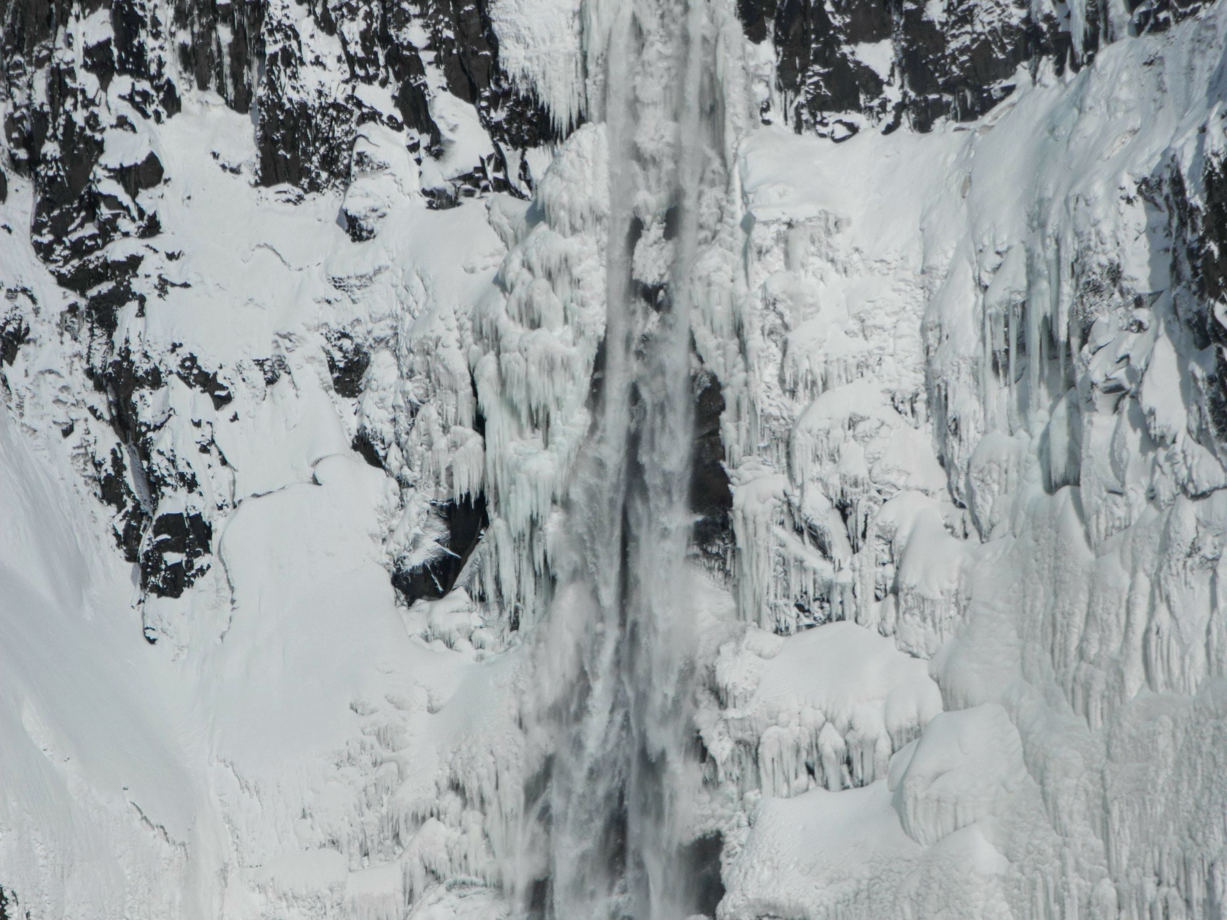 Hengifoss in winter
