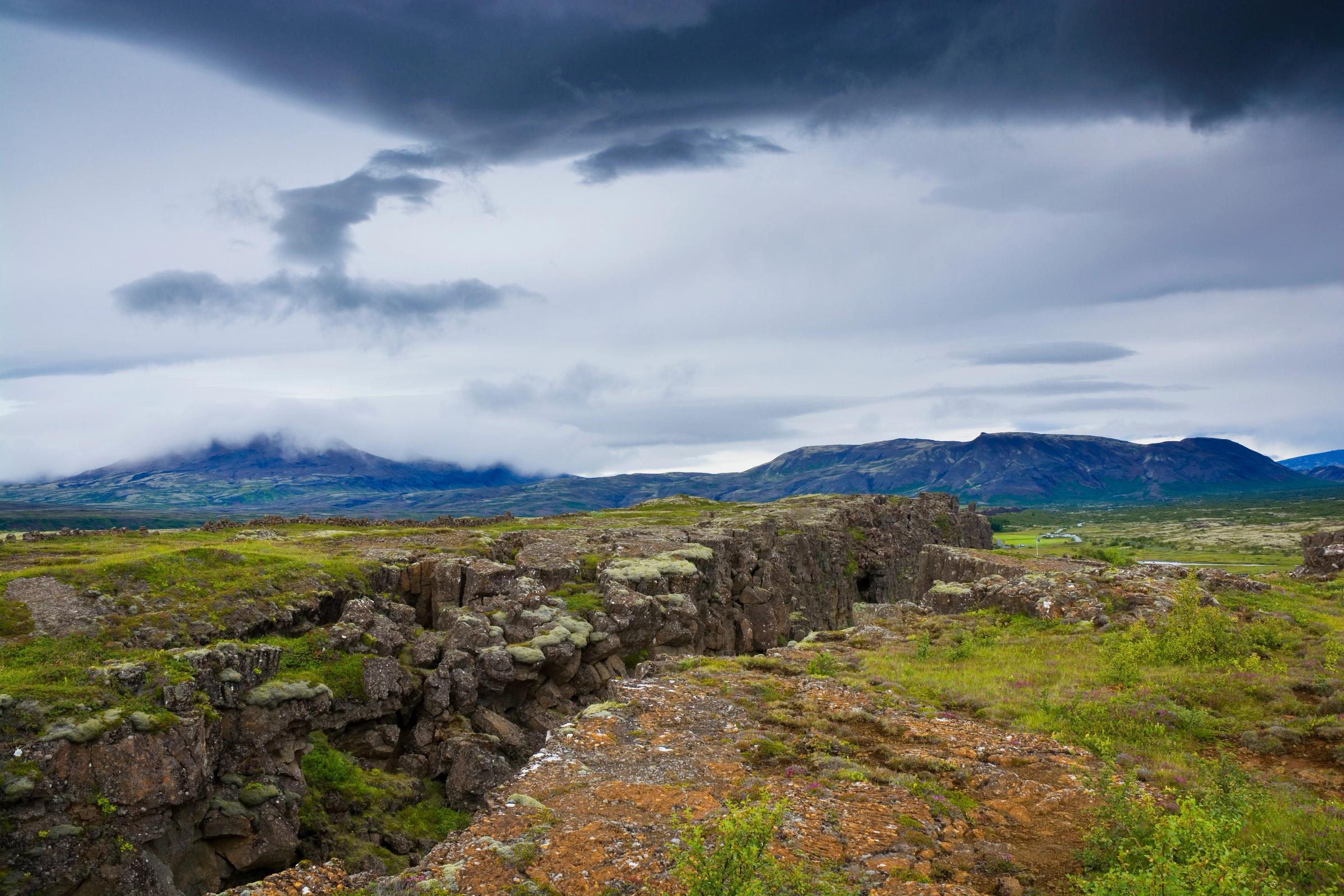 Almannagjá Gorge Travel Guide: Walk Between Two Continents