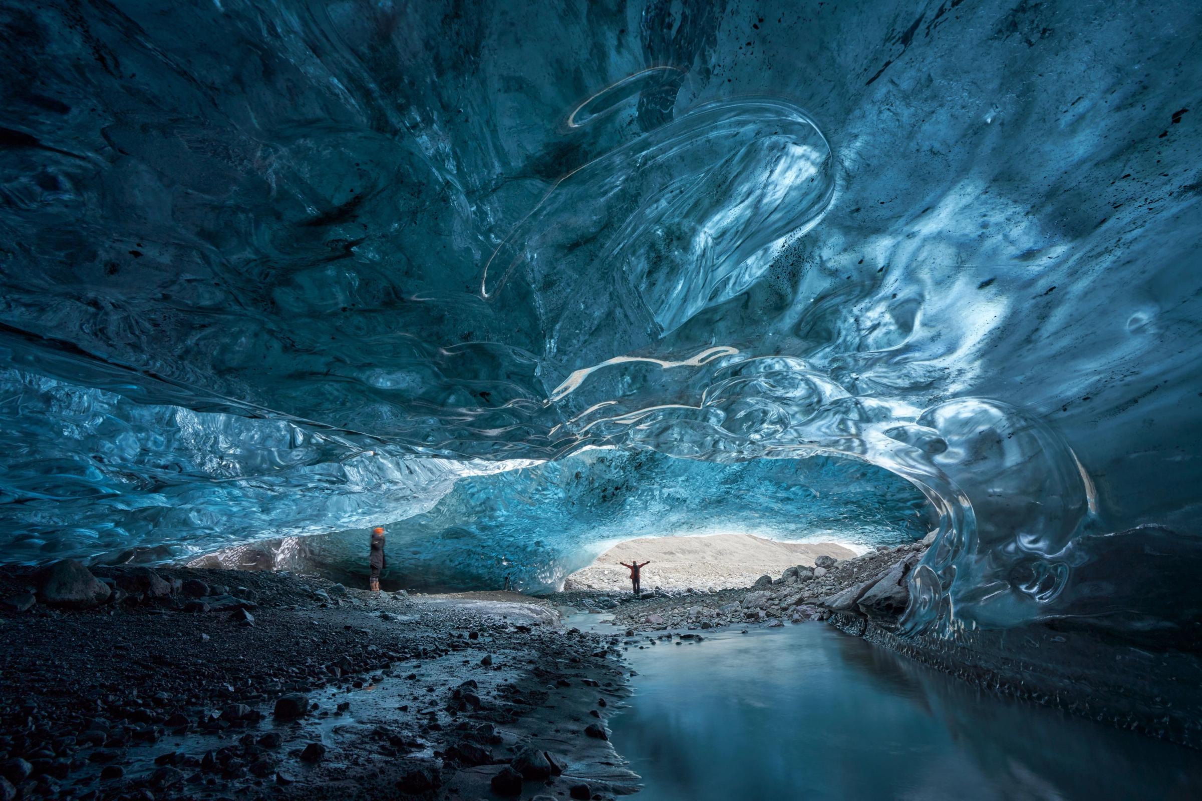 Cueva de hielo en Islandia