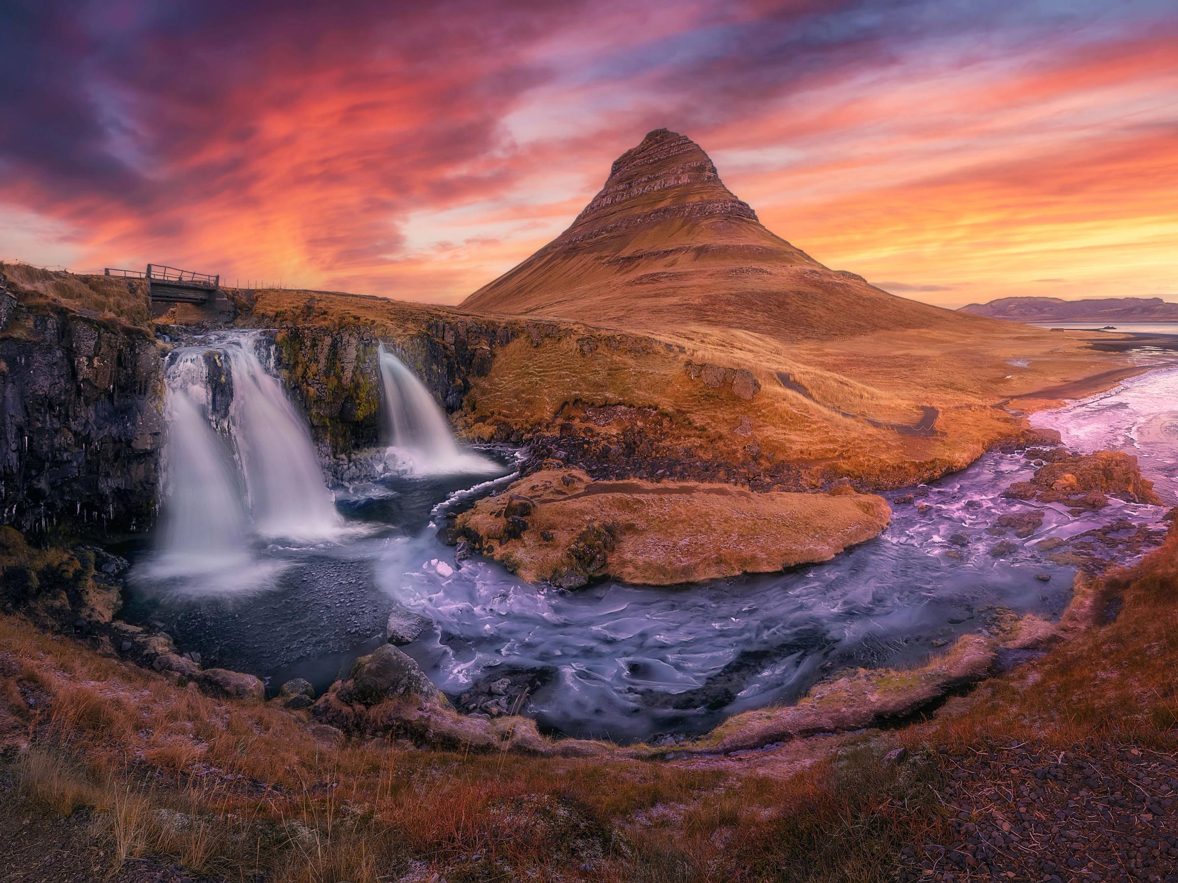 Kirkjufell and Kirkjufellsfoss