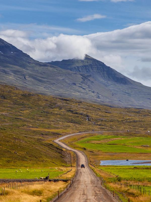 Carretera en el este de Islandia