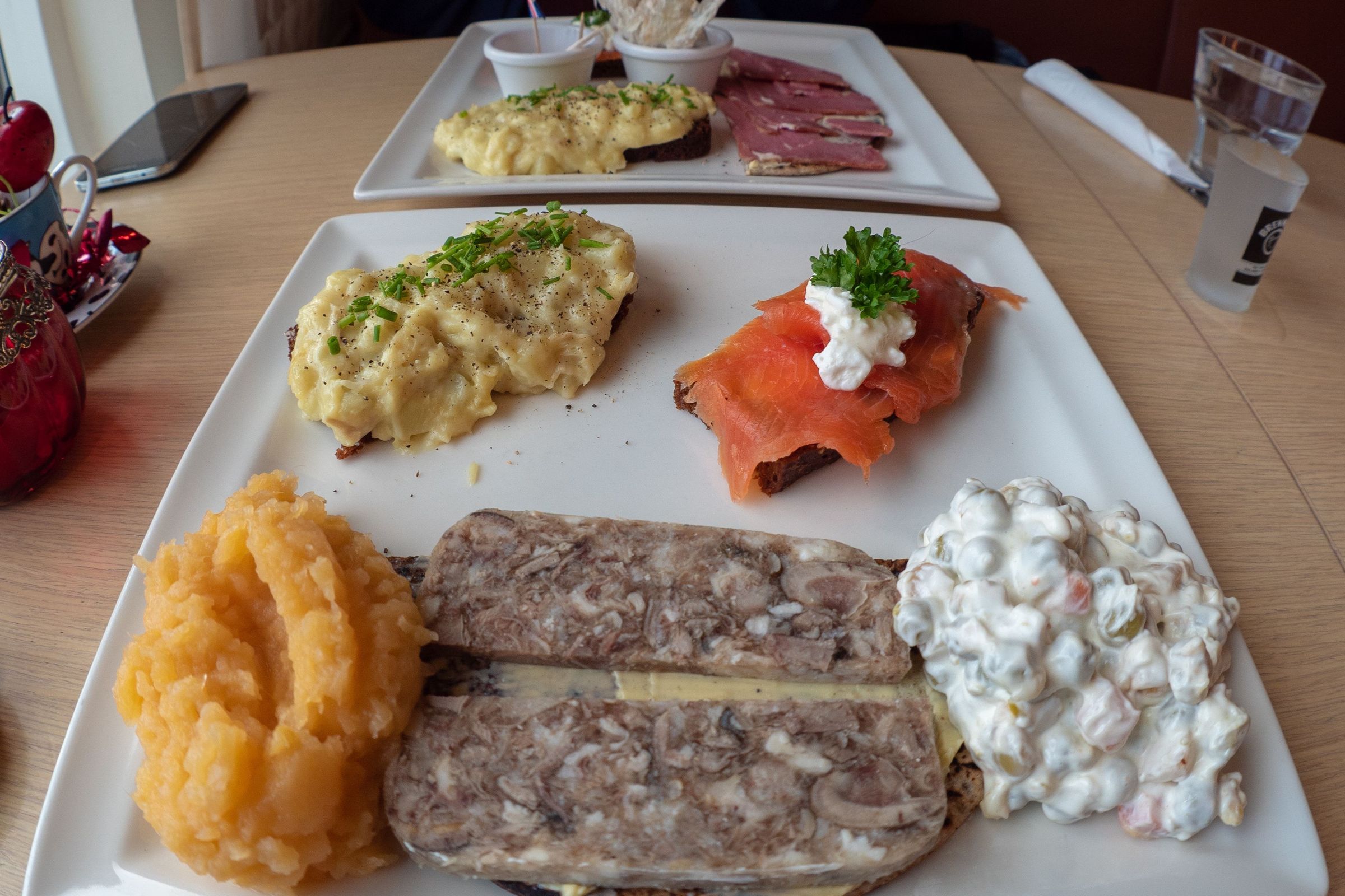 Icelandic food sample platter